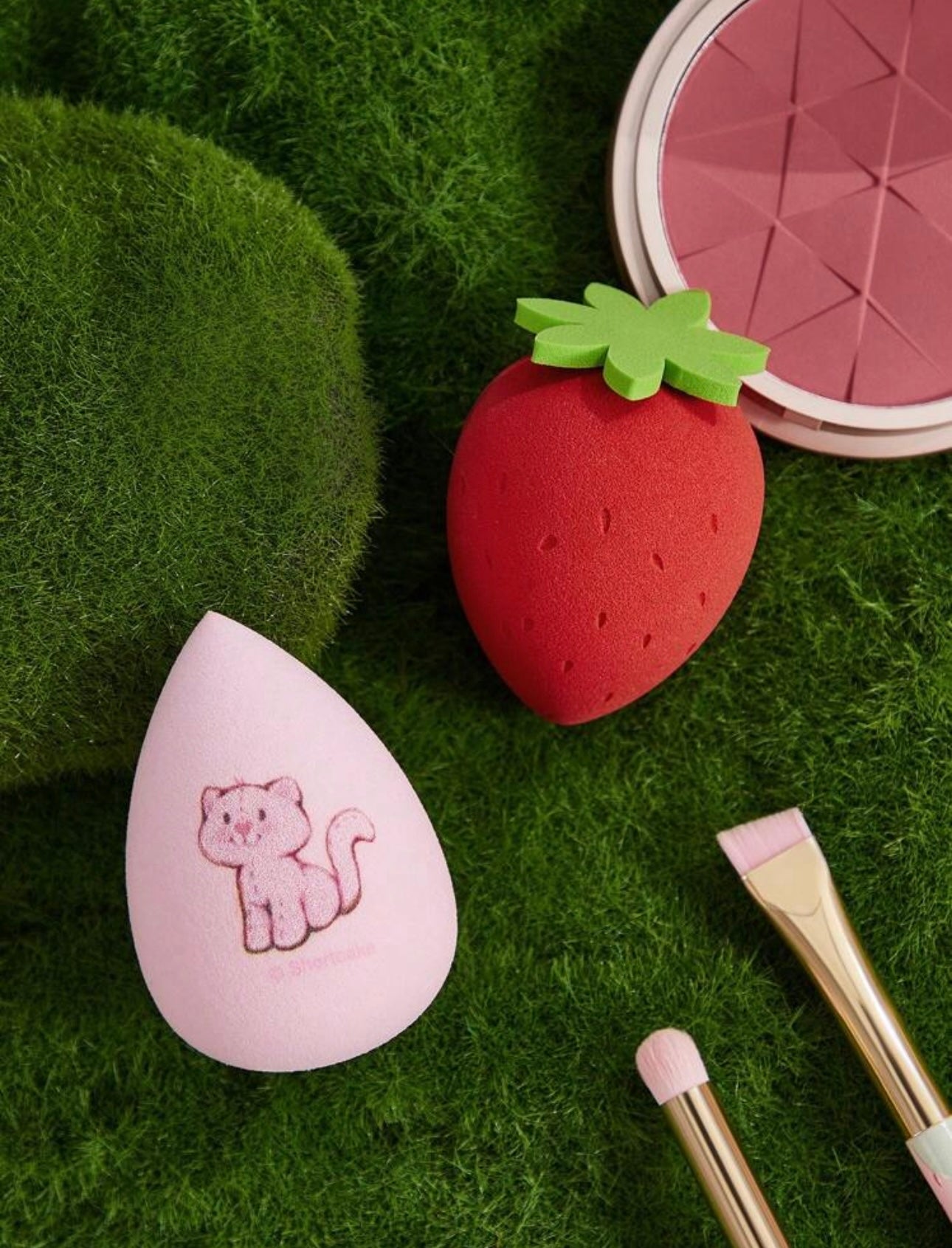 Strawberry Shortcake x SHEIN - 2 Makeup Sponges