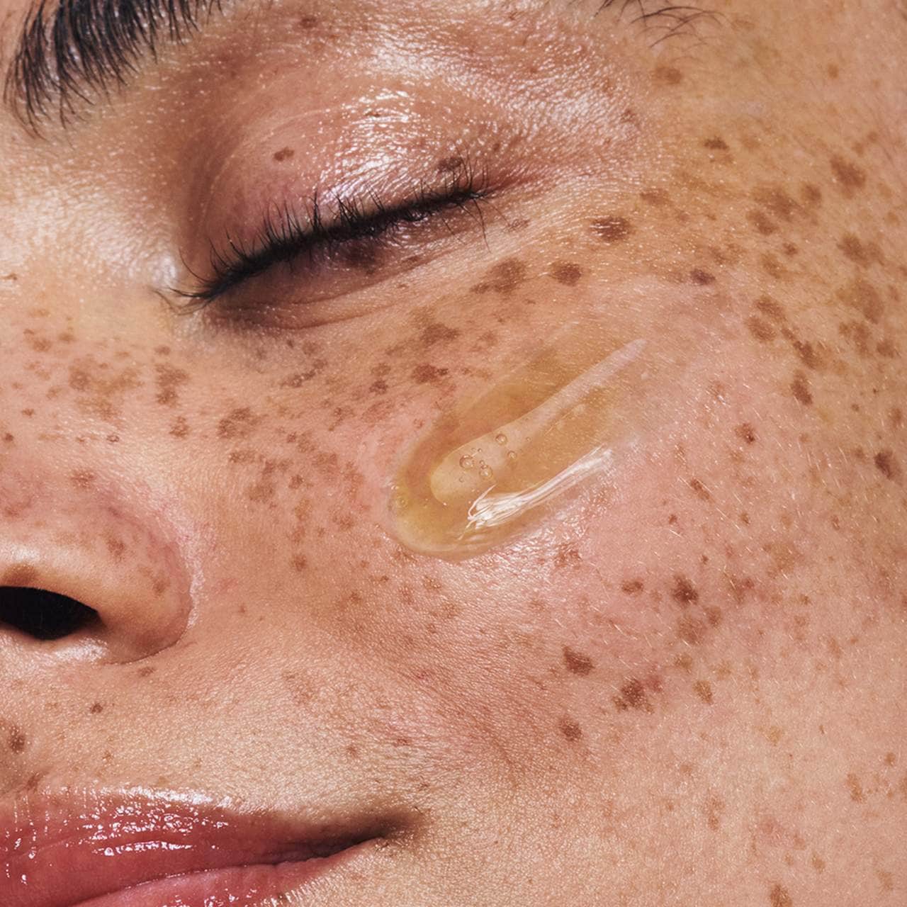 Clarins Double Serum Anti-Aging to Firm, Boost Radiance and Refine Pores